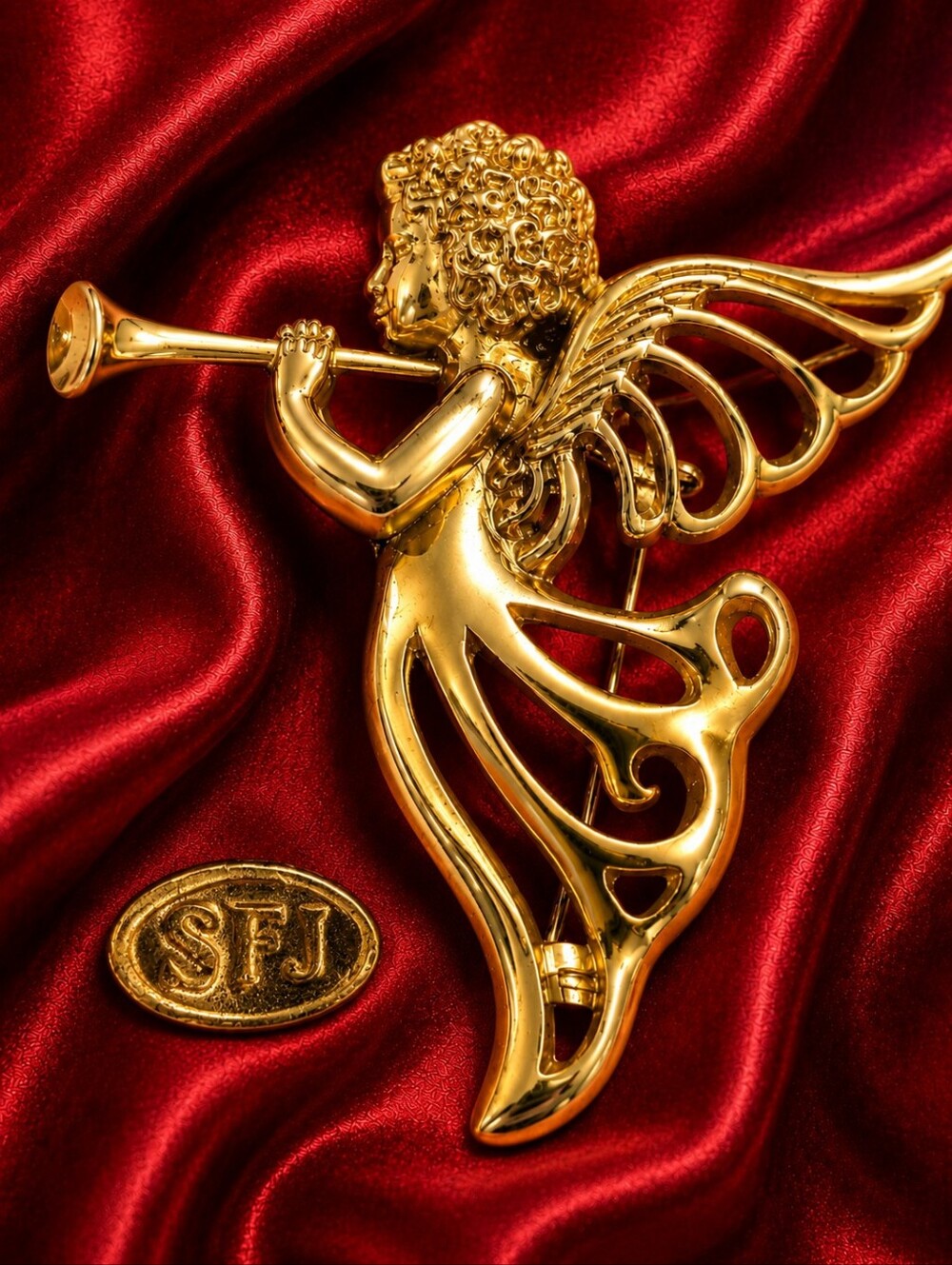 Vintage Gold Tone Festive Trumpet Angel Brooch Holiday Christmas Cherub Pin 2.5"